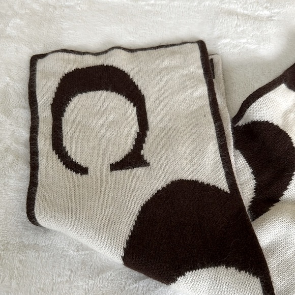 COACH || Two-Toned Monogram Wool Blend Scarf. - Picture 6 of 7